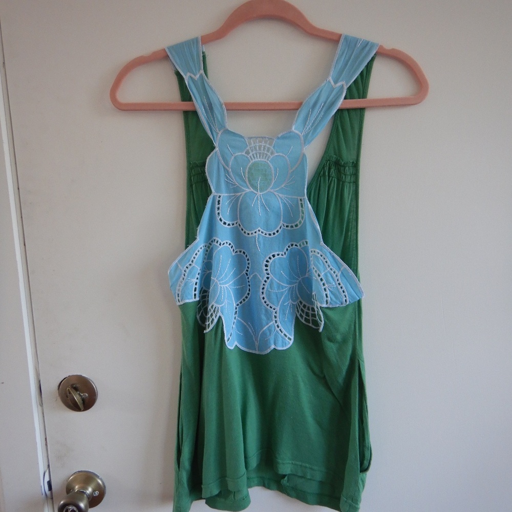 Vintage Free People back flower appliqué v-neck tank with pockets HTF - Picture 9 of 9